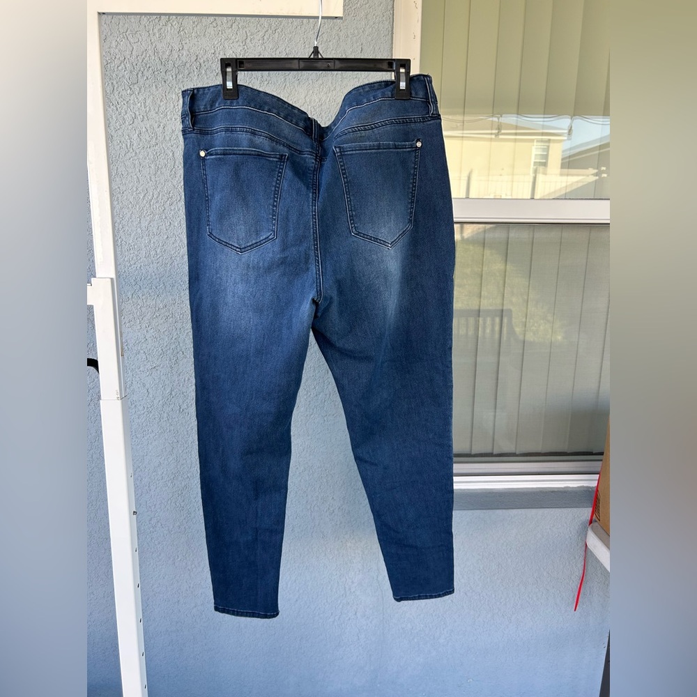 Fashion Nova Dark Wash Skinny Stretchy Pockets Denim Jeans Size 18 - Picture 2 of 3